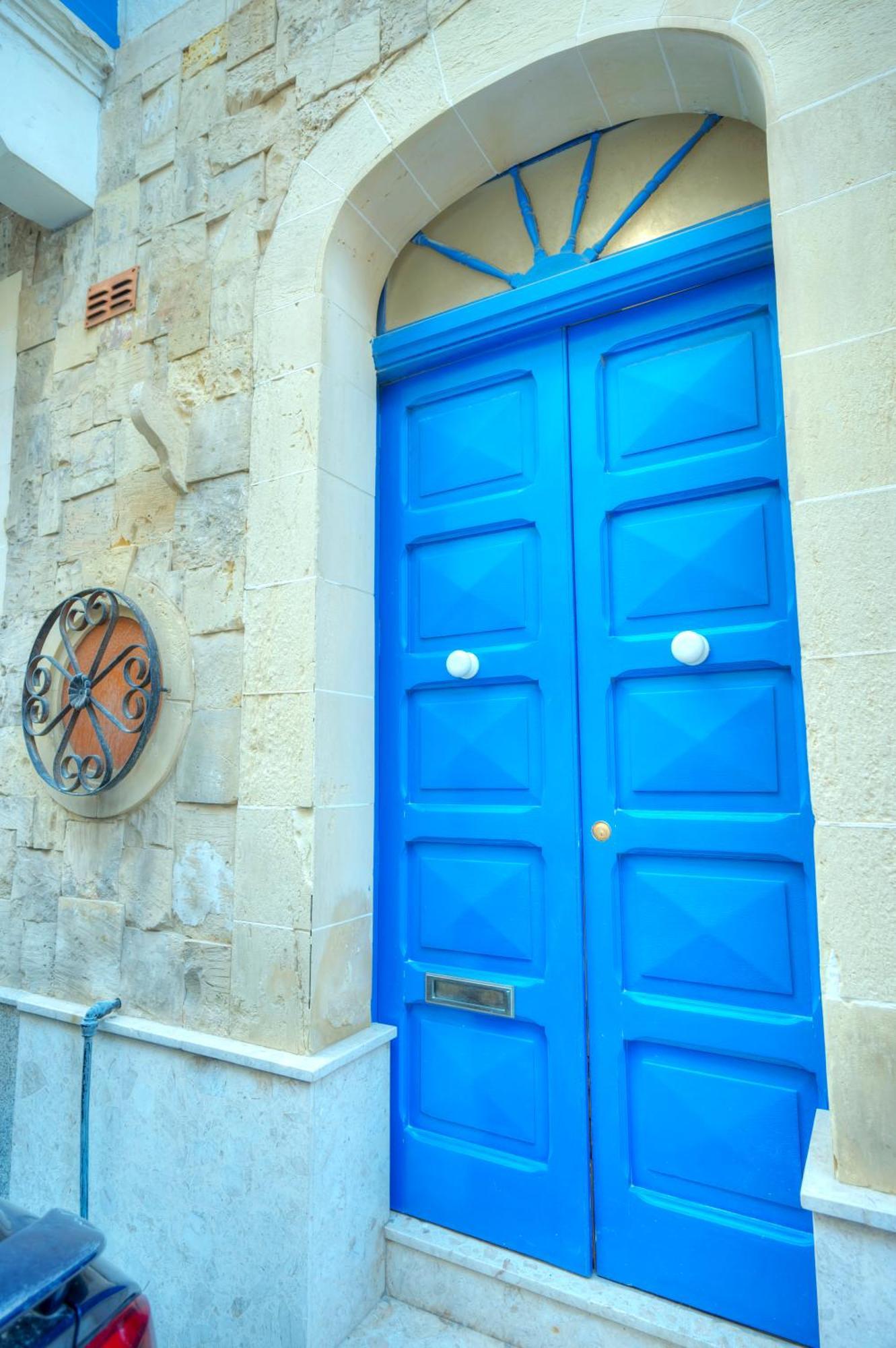 Seaview Sliema 30 Seconds To High Street & Ferry, 2X Double En-Suite Bedrooms, Modern Whole Traditional Townhouse, Kitchen, Living Area, & Roof Terrace Esterno foto