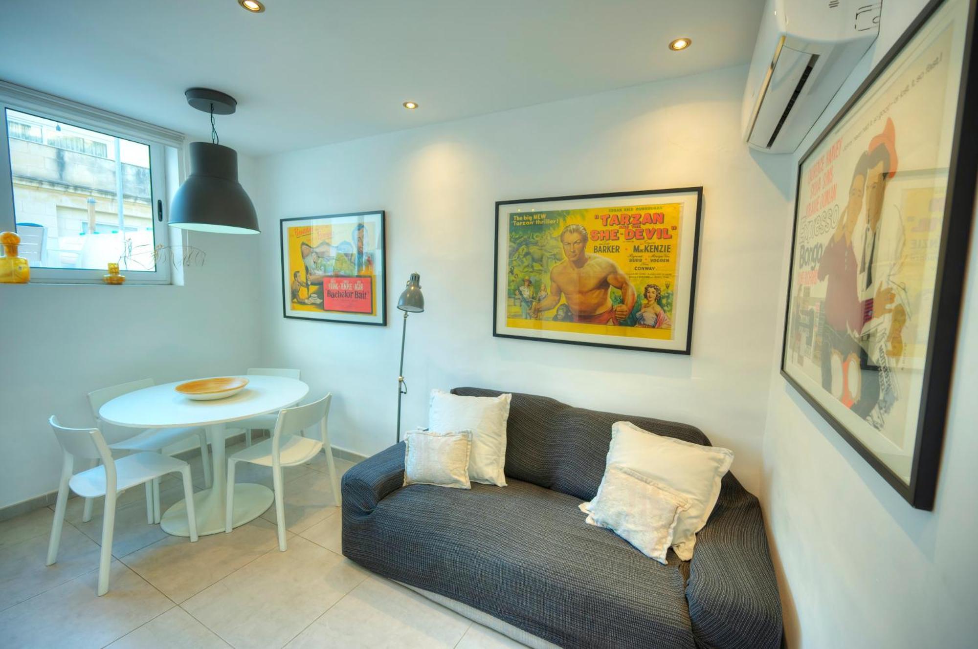 Seaview Sliema 30 Seconds To High Street & Ferry, 2X Double En-Suite Bedrooms, Modern Whole Traditional Townhouse, Kitchen, Living Area, & Roof Terrace Esterno foto