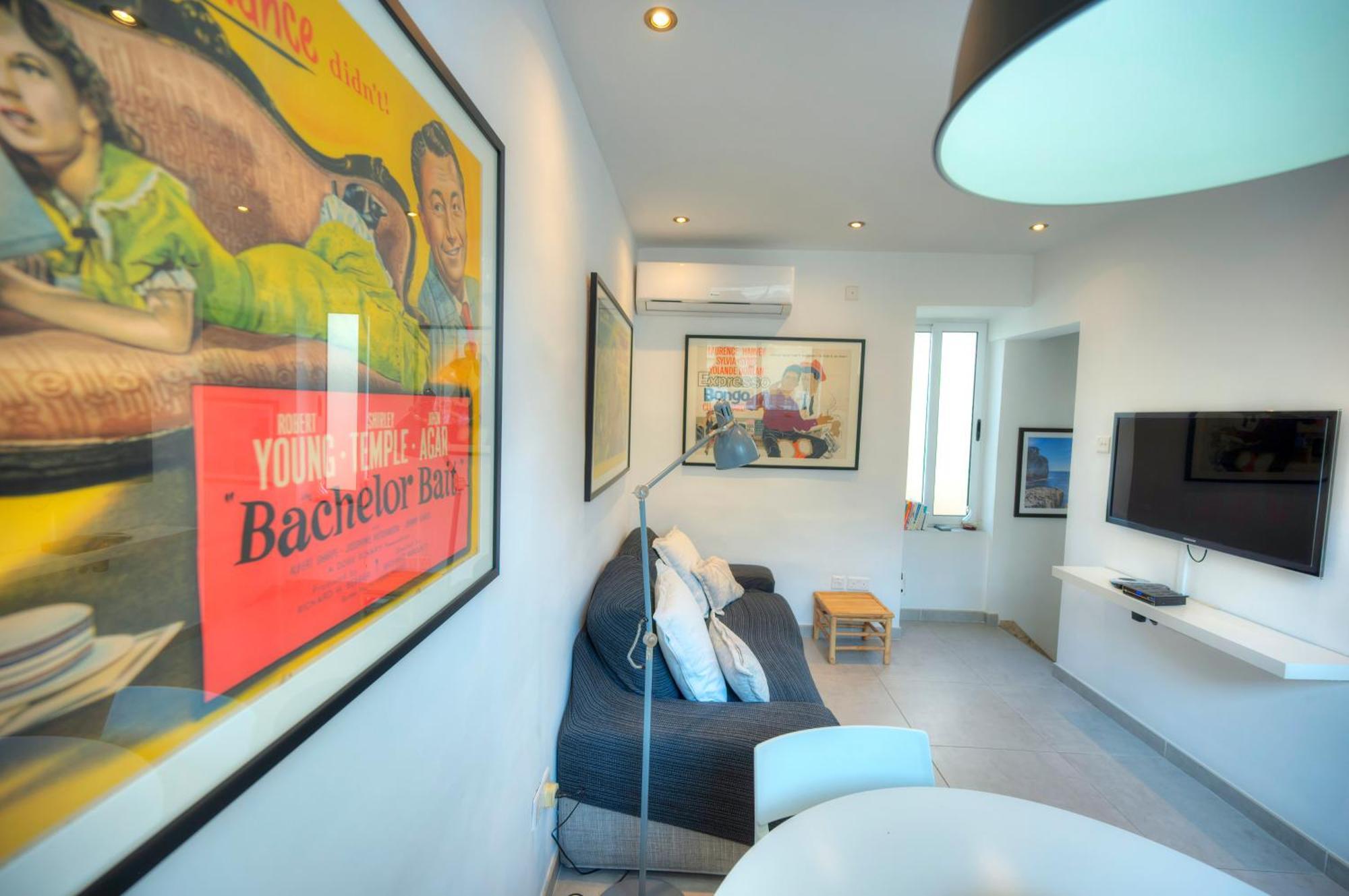 Seaview Sliema 30 Seconds To High Street & Ferry, 2X Double En-Suite Bedrooms, Modern Whole Traditional Townhouse, Kitchen, Living Area, & Roof Terrace Esterno foto